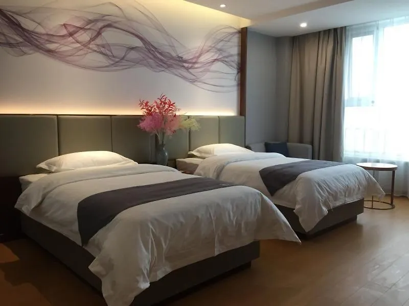 Greentree Eastern Xiangyang Zhongyuan West Road Hotel Pujang
