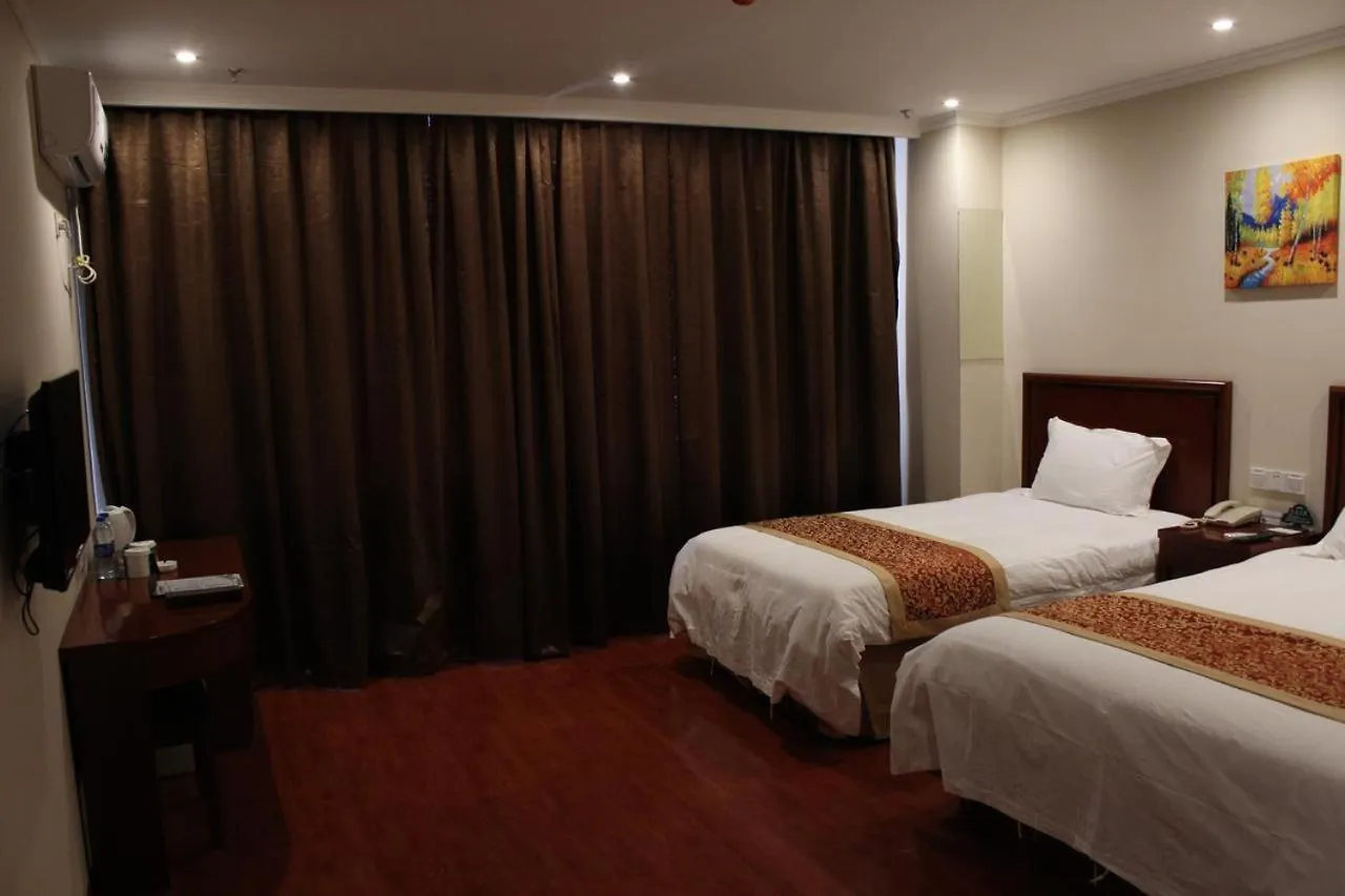 Greentree Eastern Xiangyang Zhongyuan West Road Hotel Pujang